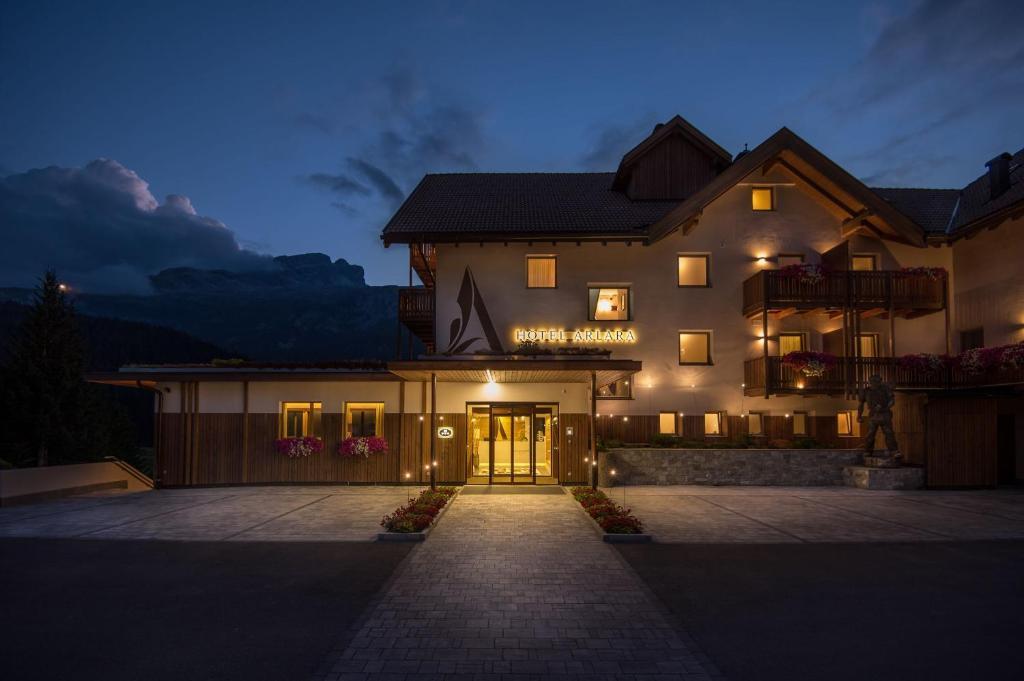 Hotel Arlara Corvara In Badia Eksteriør billede