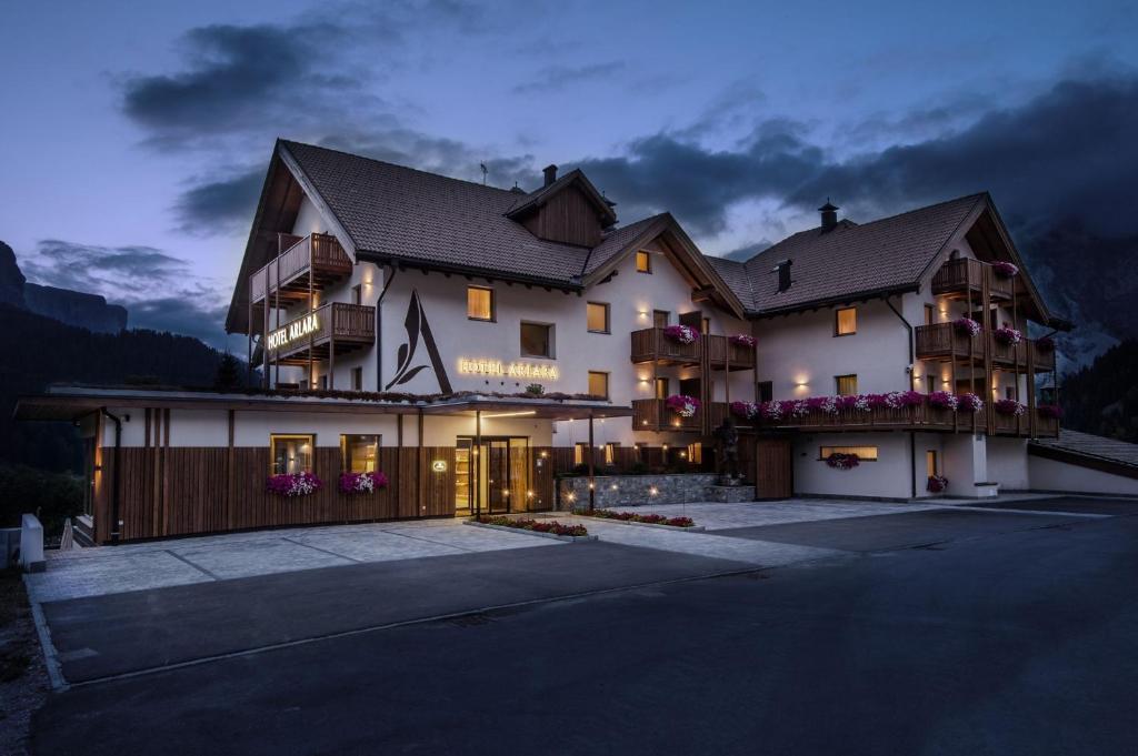 Hotel Arlara Corvara In Badia Eksteriør billede